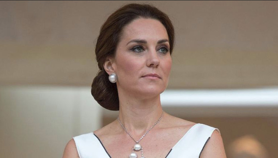 Kate Middleton a purtat aceeași rochie ca la alte trei evenimente publice. Ducesa de Cambridge este o femeie cât se poate de practică! Se vede că vine dintr-o familie obișnuită
