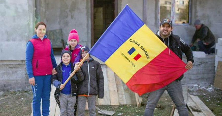 Povestea românului-fenomen care schimbă destinele celor amarati de soartă: 24 de case noi, peste 100 de copii scoşi din noroaie