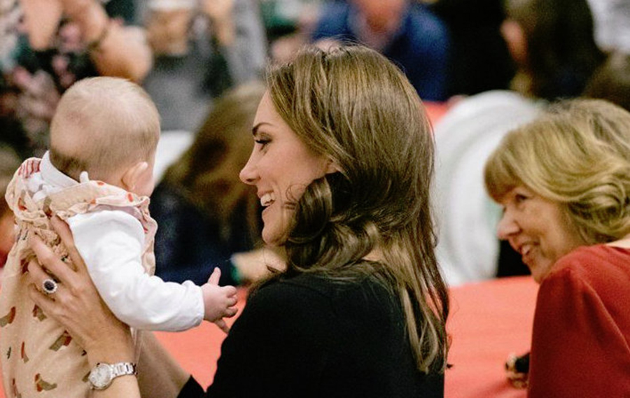 Prinţul Louis, la 8 luni, a învăţat să facă salutul regal
