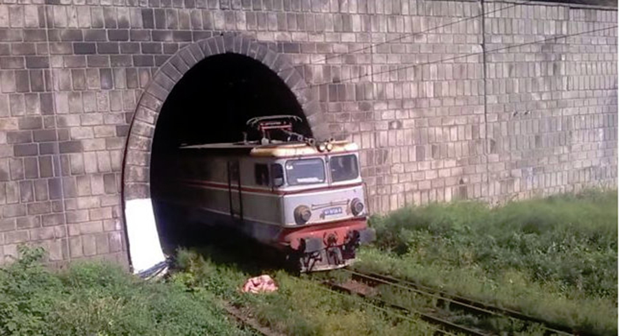 Odiseea unui tunel de cale ferată mai bătrân decât România: trece pe sub un mare oraş, a fost construit în doi ani, iar repararea lui a durat peste două decenii