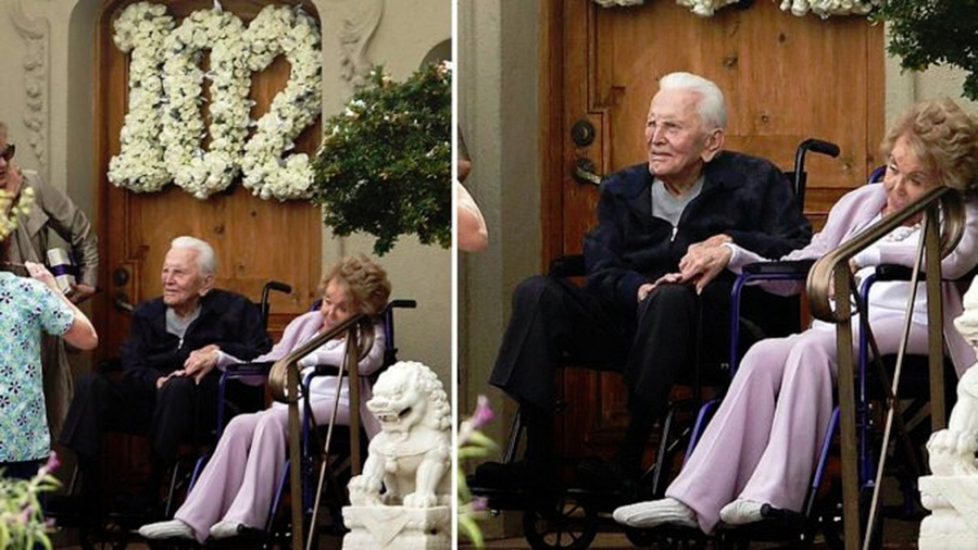 Kirk Douglas Celebrates 102nd Birthday With Wife Anne As He Greets His Well-Wishers Outside His Beverly Hills Home