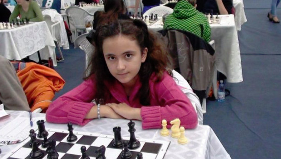 O elevă de 13 ani din Iași este campioană mondială la șah – Merită felicitările noastre