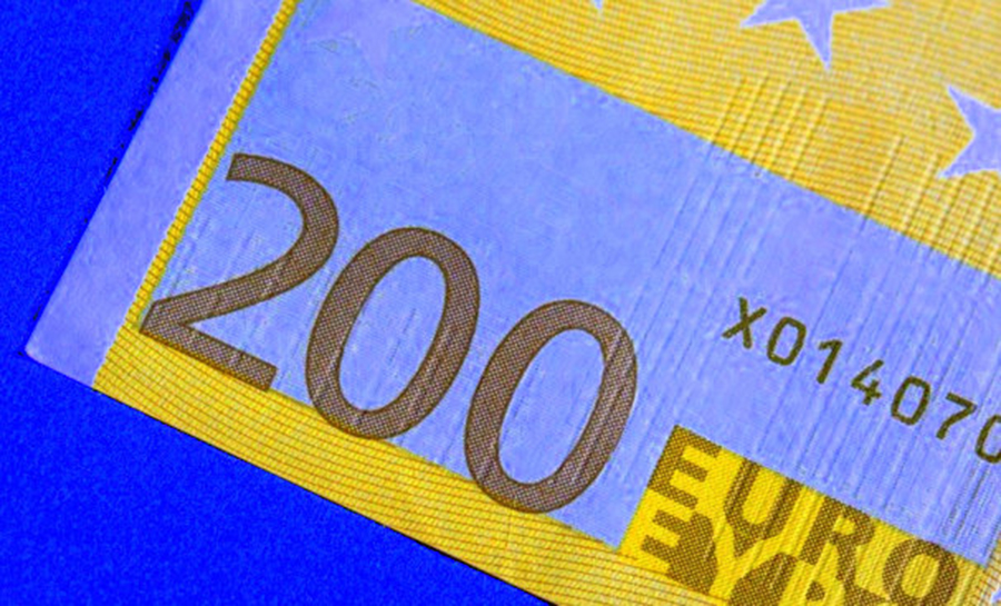 Bonurile valorice de 200 de euro pentru români au fost aprobate. Data pana la care pot fi depuse cererile