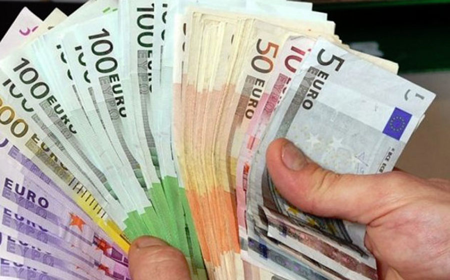 Ajutor financiar de la stat de mii de euro. Ce categorie de români beneficiază și cum se pot lua banii