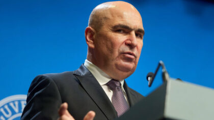 Concedieri in invatamantul romanesc. Mii...